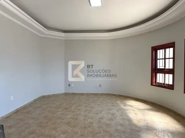 Casa com 250m² 4 quartos e 4 banheiros, à venda, no bairro Jardim Regina em Indaiatuba