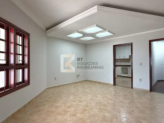 Casa com 250m² 4 quartos e 4 banheiros, à venda, no bairro Jardim Regina em Indaiatuba