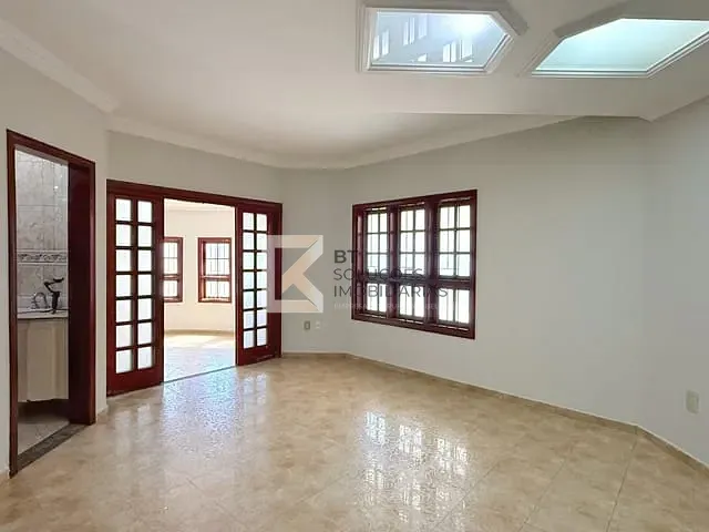 Casa com 250m² 4 quartos e 4 banheiros, à venda, no bairro Jardim Regina em Indaiatuba