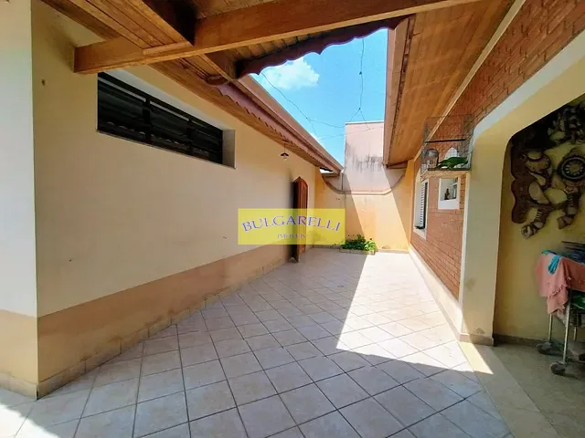Casa com 250m² 3 quartos e 2 banheiros, à venda, no bairro Jardim Merci II em Jundiaí