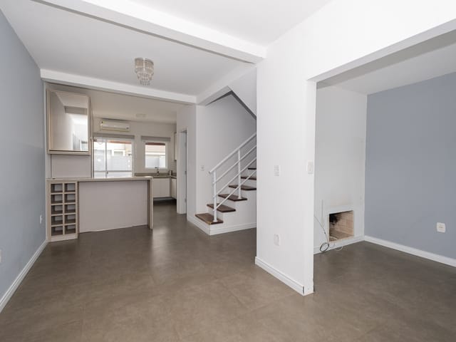 Foto do Casa - Casa à venda no Amarilis, Laranjal - 85 m², com 2 quartos (ambos suítes), lareira e área gourmet com piscina e churrasqueira. | UP Imóveis