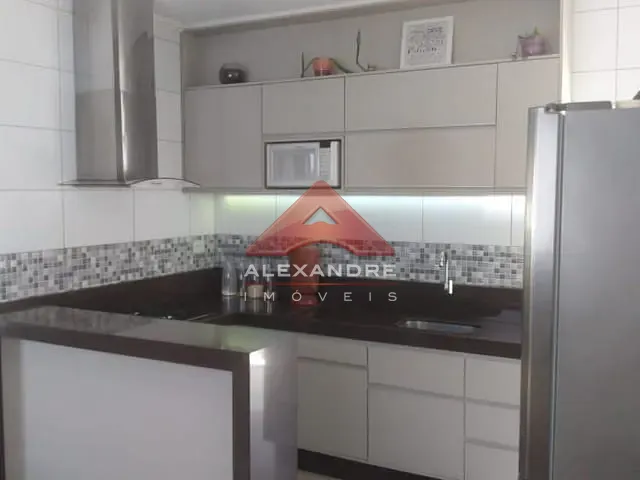 Casa com 195m² 3 quartos e 1 banheiro, à venda, no bairro Vila Tesouro em São José dos Campos