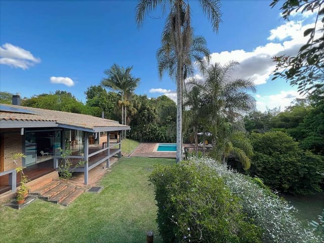 Casa com 2520m² 5 quartos e 6 banheiros, à venda, no bairro Chácaras do Peroba em Jandira