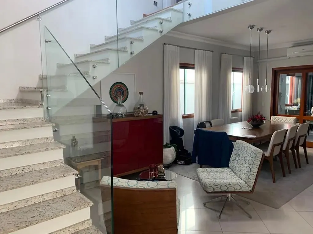 Casa, 3 quartos, 200 m² - Foto 1