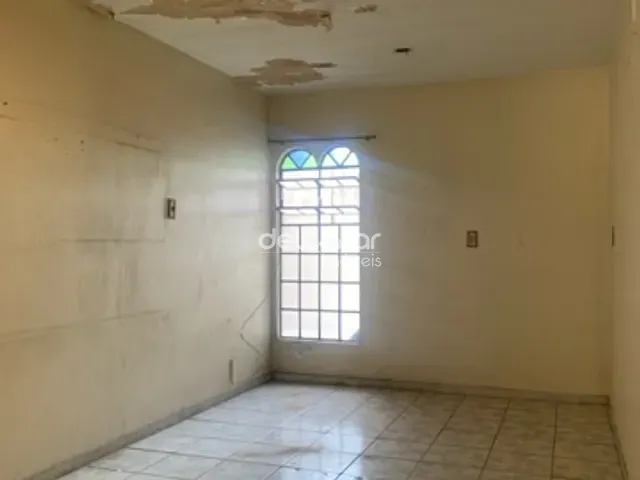 Casa 3 quartos e 3 banheiros, à venda, no bairro Planalto em Belo Horizonte