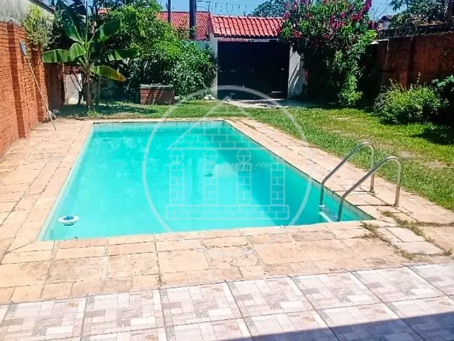 Casa com 400m² 2 quartos e 3 banheiros, à venda, no bairro Nova Itanhaém - Praia em Itanhaém