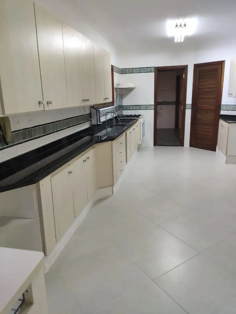 Casa, 3 quartos, 240 m² - Foto 3