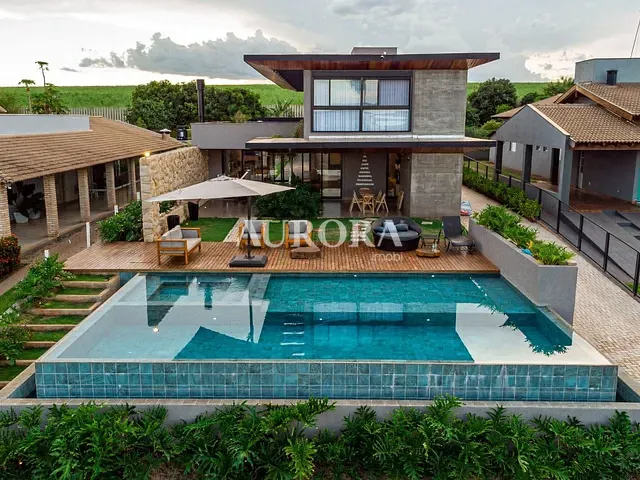 Casa com 1880m² 5 quartos e 6 banheiros, à venda, no bairro Jardim Santa Cristina em Sertanópolis