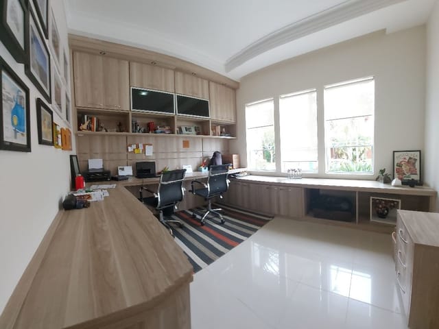 Casa com 375m² 4 quartos e 4 banheiros, à venda, no bairro Urbanova em São José dos Campos