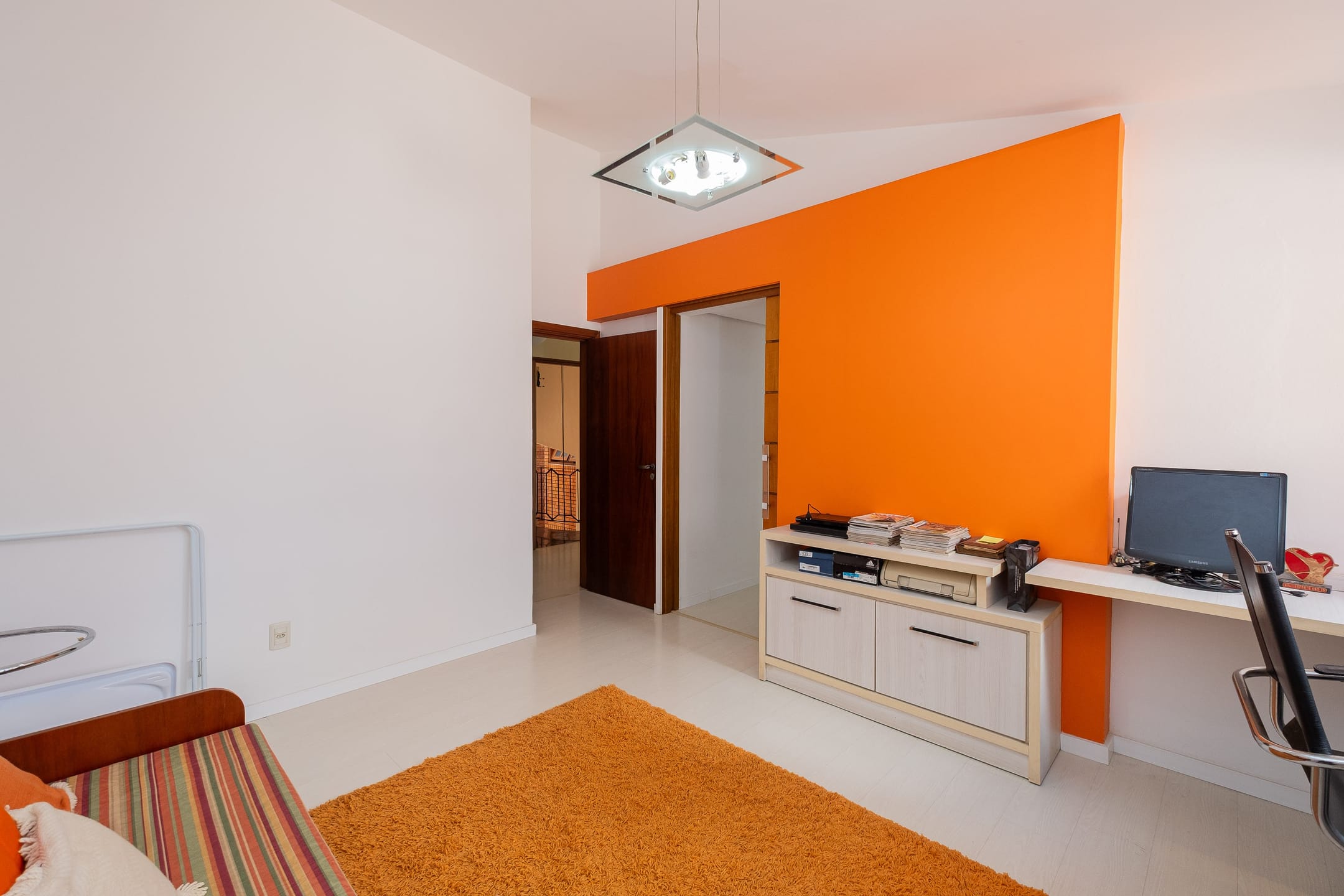 Casa mobiliada à venda no Areal, Pelotas - com 500 m², 5 quartos (sendo 2 suítes), elevador e área gourmet com pátio e piscina. - 18