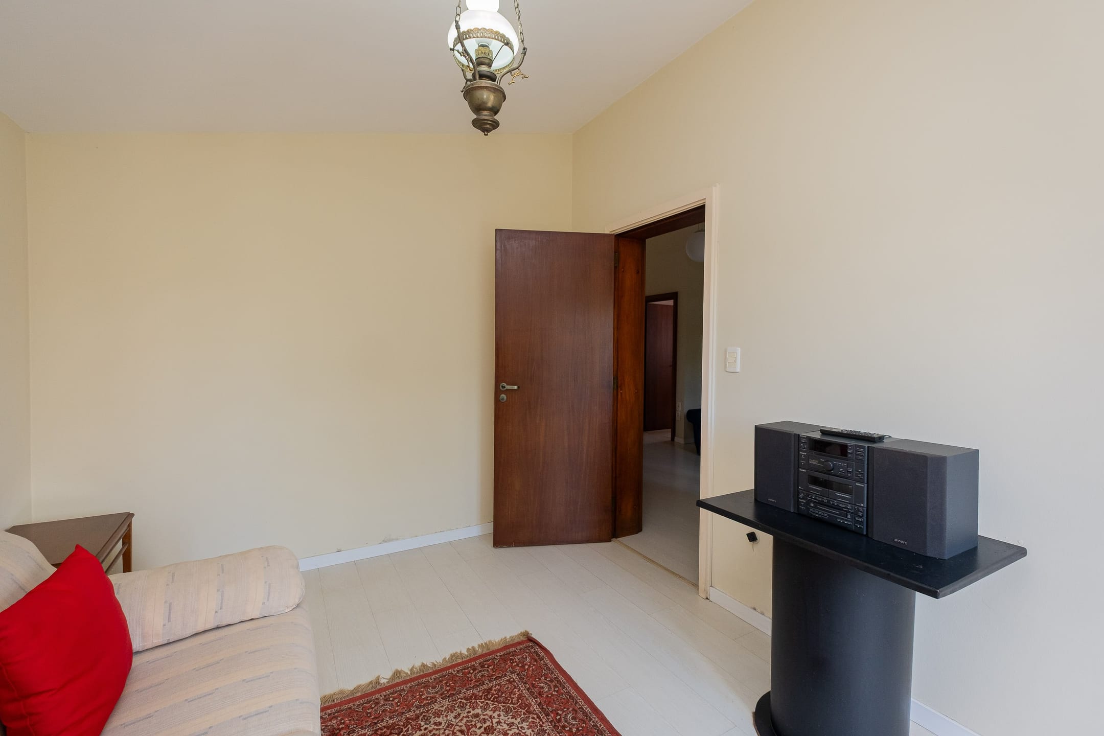 Casa mobiliada à venda no Areal, Pelotas - com 500 m², 5 quartos (sendo 2 suítes), elevador e área gourmet com pátio e piscina. - 20