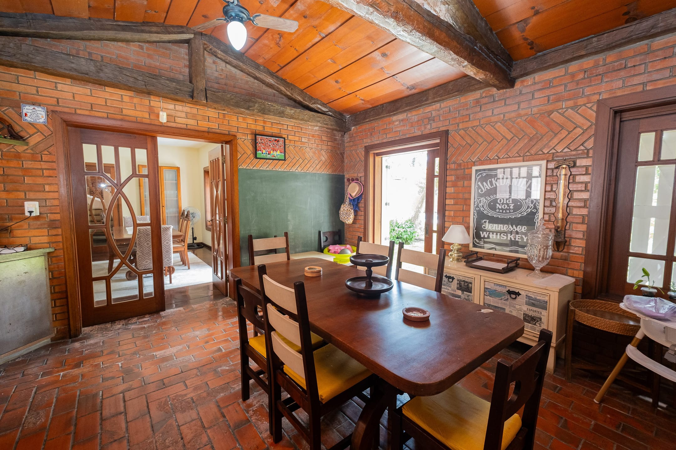 Casa mobiliada à venda no Areal, Pelotas - com 500 m², 5 quartos (sendo 2 suítes), elevador e área gourmet com pátio e piscina. - 31