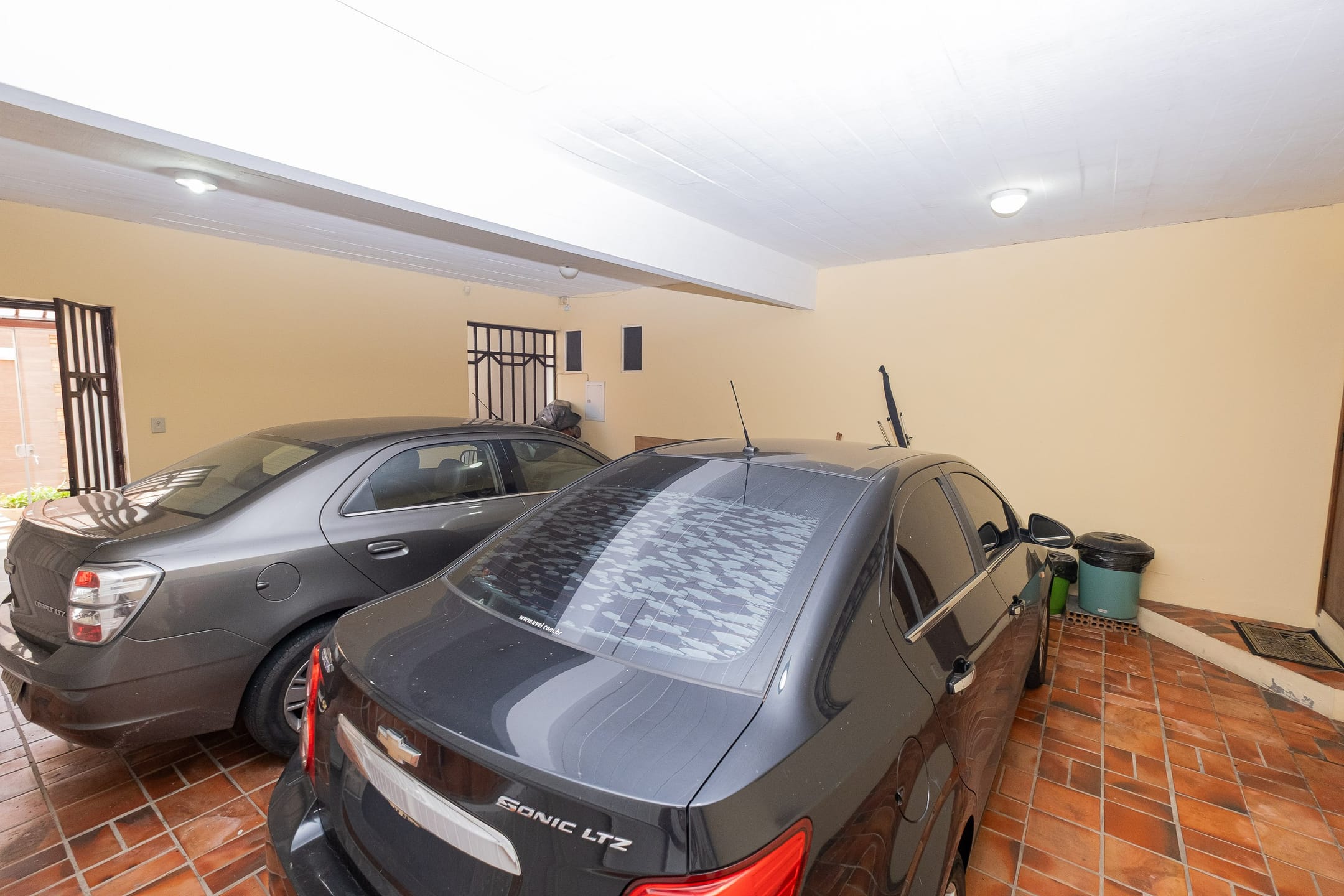 Casa mobiliada à venda no Areal, Pelotas - com 500 m², 5 quartos (sendo 2 suítes), elevador e área gourmet com pátio e piscina. - 32