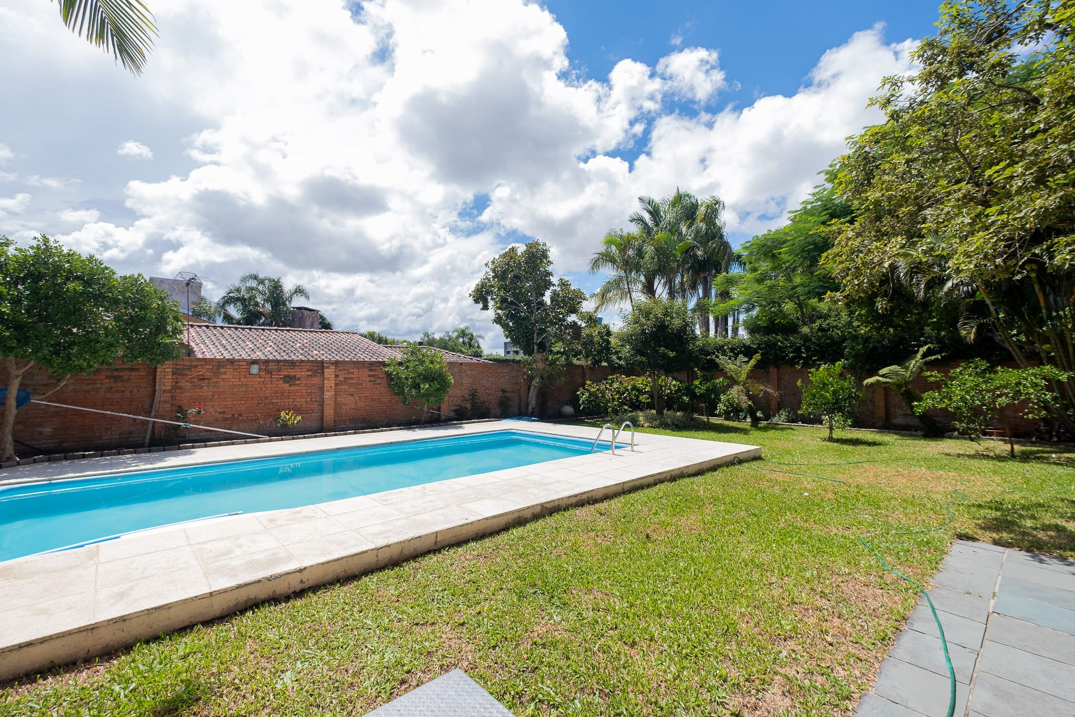 Casa mobiliada à venda no Areal, Pelotas - com 500 m², 5 quartos (sendo 2 suítes), elevador e área gourmet com pátio e piscina. - 33