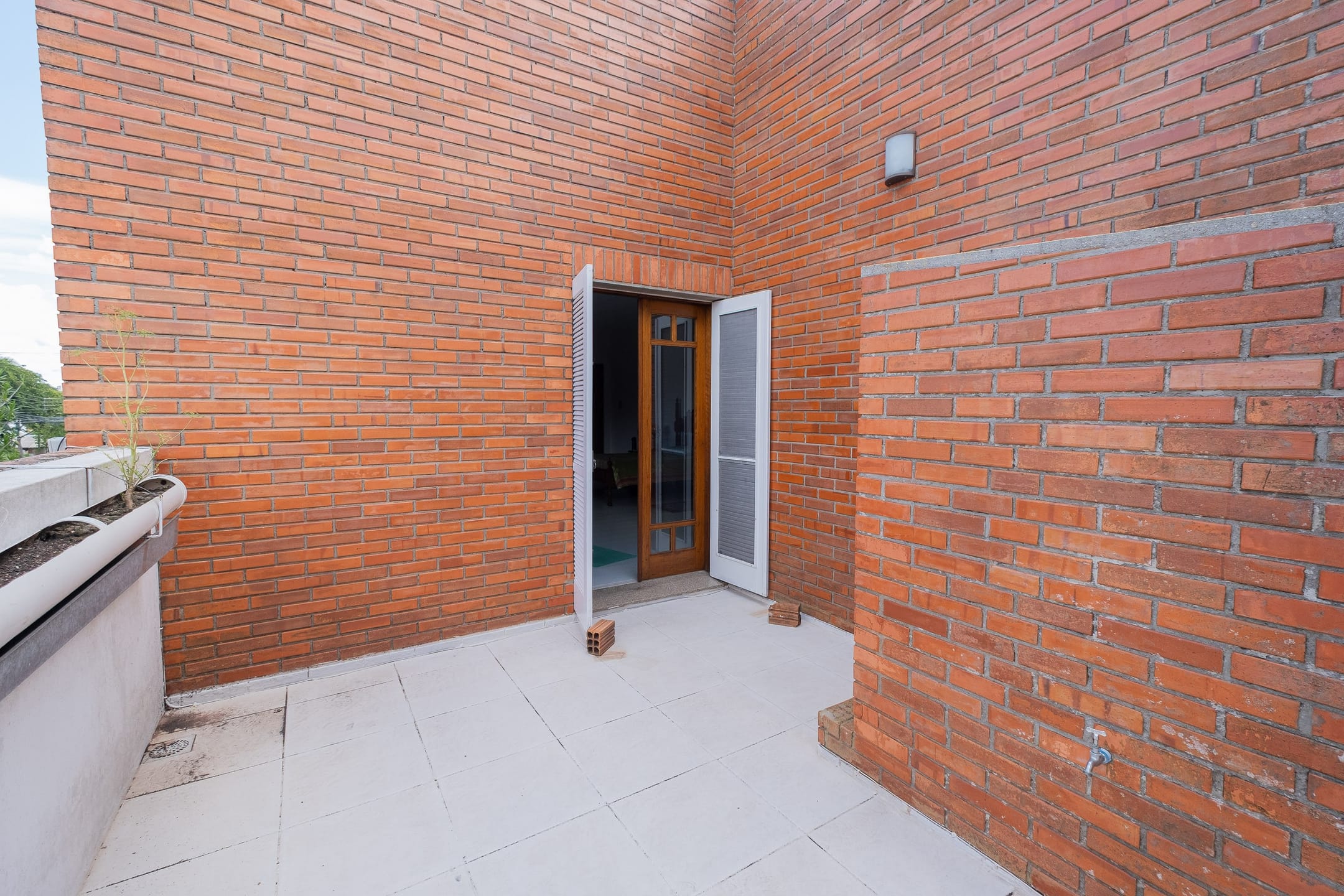 Casa mobiliada à venda no Areal, Pelotas - com 500 m², 5 quartos (sendo 2 suítes), elevador e área gourmet com pátio e piscina. - 37