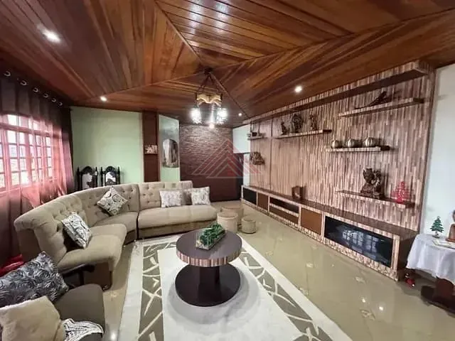 Casa com 296m² 3 quartos e 4 banheiros, à venda, no bairro Jardim Luzitano em Mauá