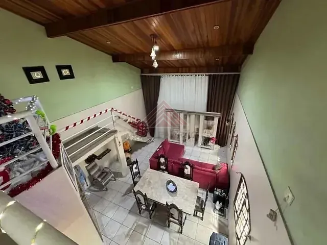 Casa com 296m² 3 quartos e 4 banheiros, à venda, no bairro Jardim Luzitano em Mauá