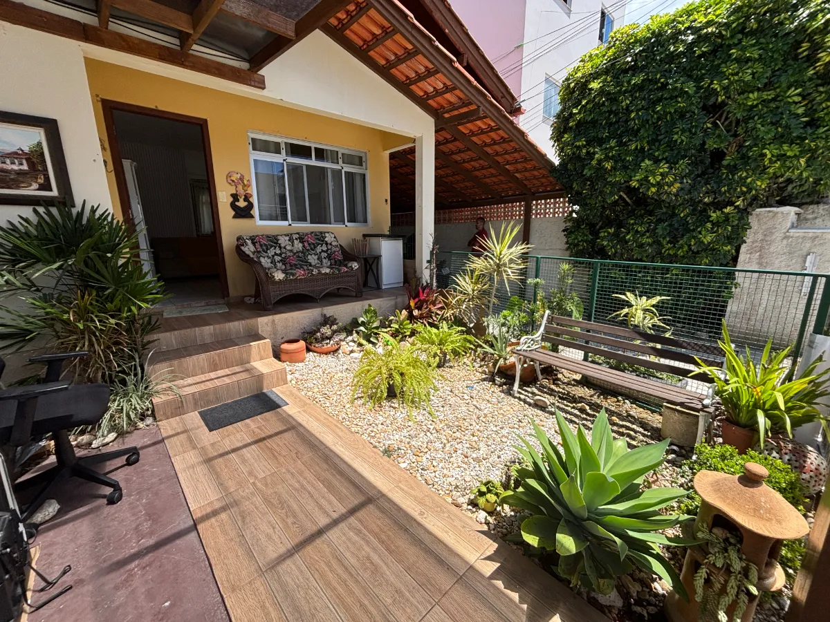 Casa para venda em Ingleses do Rio Vermelho com 3 quartos, 100m²
