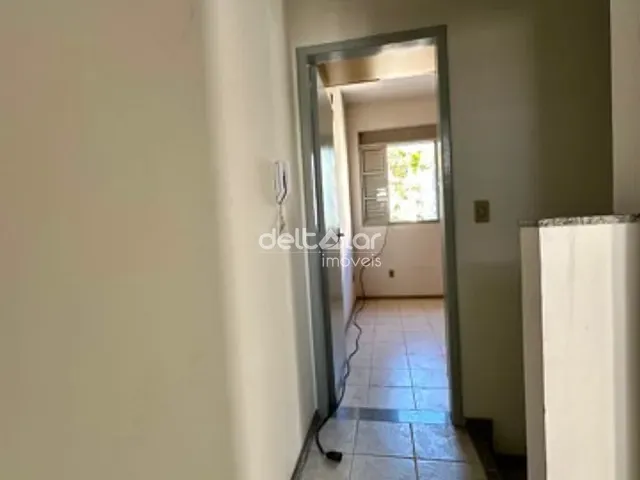 Casa 2 quartos e 2 banheiros, à venda, no bairro São Luiz em Belo Horizonte