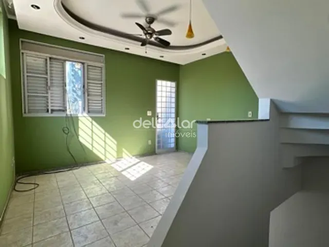 Casa 2 quartos e 2 banheiros, à venda, no bairro São Luiz em Belo Horizonte