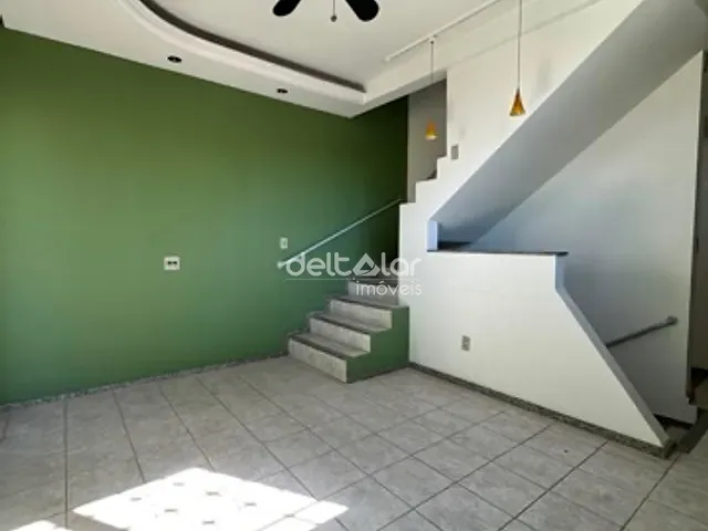 Casa 2 quartos e 2 banheiros, à venda, no bairro São Luiz em Belo Horizonte