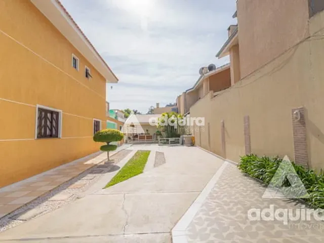 Sobrado com 481m² 3 quartos e 4 banheiros, à venda, no bairro Uvaranas em Ponta Grossa