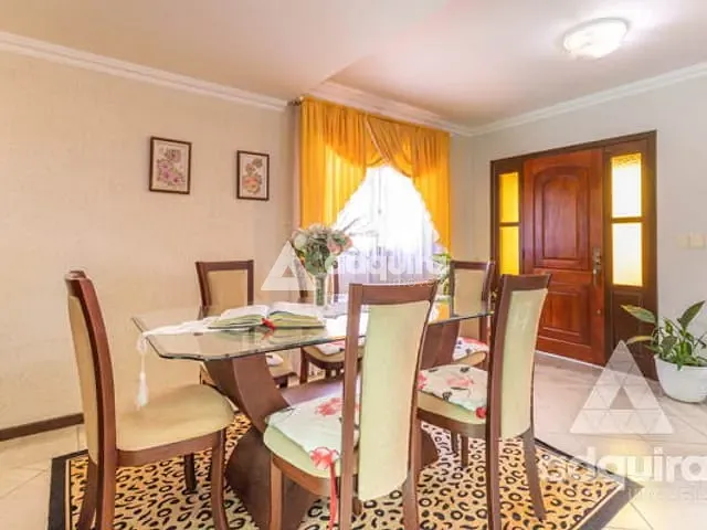 Sobrado com 481m² 3 quartos e 4 banheiros, à venda, no bairro Uvaranas em Ponta Grossa