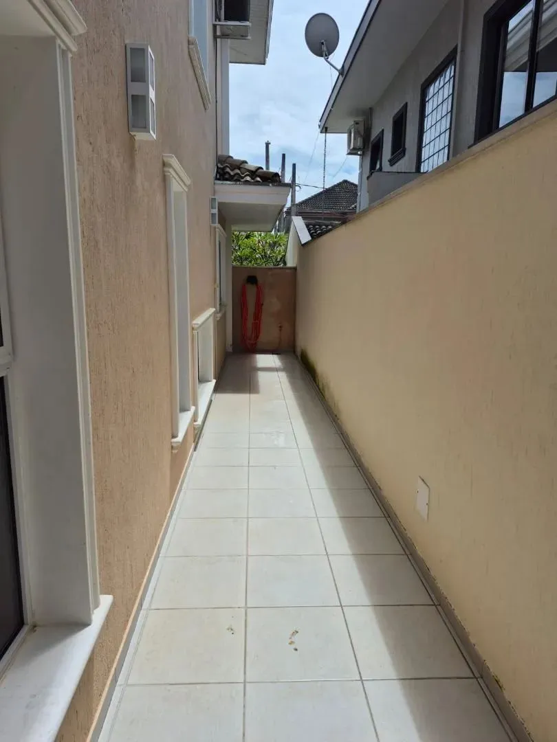 Casa, 4 quartos, 236 m² - Foto 2