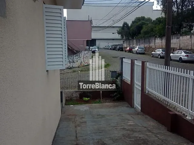 Casa 3 quartos e 2 banheiros, à venda, no bairro Uvaranas em Ponta Grossa