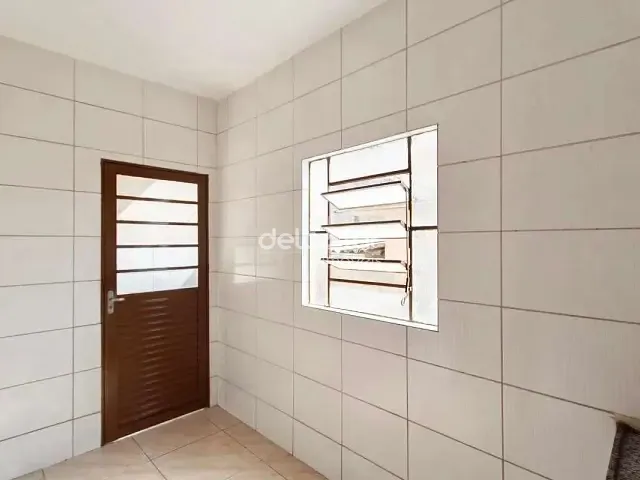 Casa com 80m² 2 quartos e 1 banheiro, para alugar, no bairro Glória em Belo Horizonte