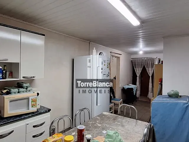 Casa com 495m² 3 quartos e 2 banheiros, à venda, no bairro Uvaranas em Ponta Grossa
