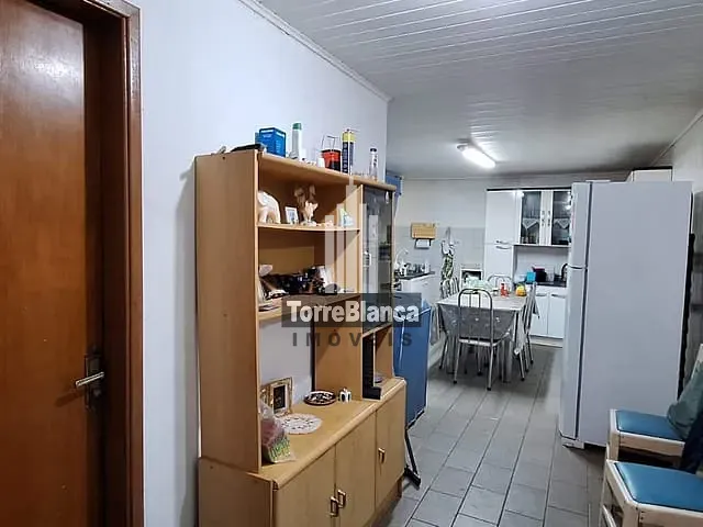 Casa com 495m² 3 quartos e 2 banheiros, à venda, no bairro Uvaranas em Ponta Grossa