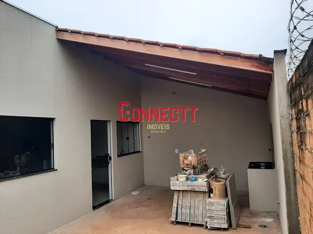 Casa com 160m² 2 quartos e 1 banheiro, à venda, no bairro Parque das Oliveiras em Ribeirão Preto