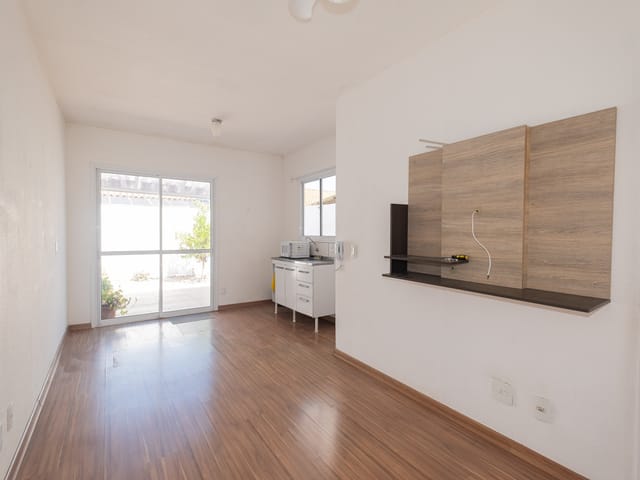 Casa 2 quartos e 1 banheiro, à venda, no bairro Areal em Pelotas