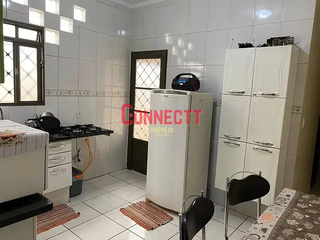 Casa com 120m² 2 quartos e 1 banheiro, à venda, no bairro Vila Abranches em Ribeirão Preto