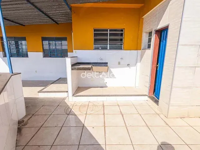 Casa com 90m² 2 quartos e 1 banheiro, para alugar, no bairro Providência em Belo Horizonte