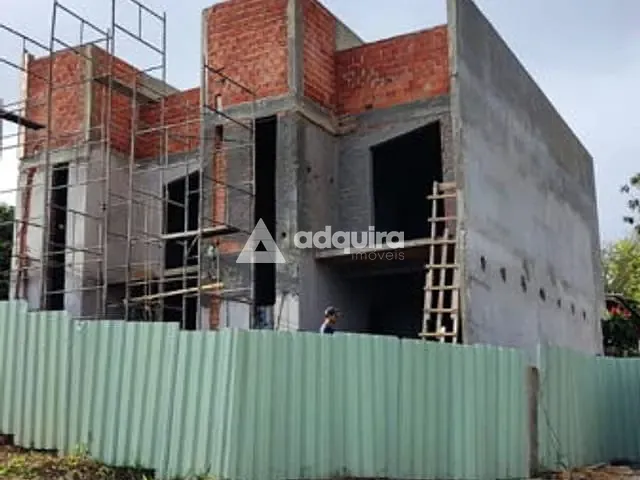 Sobrado 2 quartos e 3 banheiros, à venda, no bairro Uvaranas em Ponta Grossa