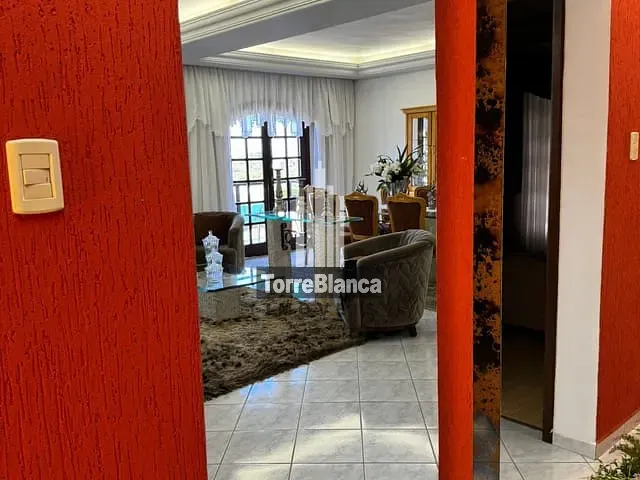 Casa 4 quartos e 4 banheiros, à venda, no bairro Nova Rússia em Ponta Grossa