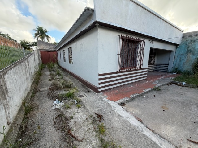 Terreno com 580m², à venda, no bairro Três Vendas em Pelotas