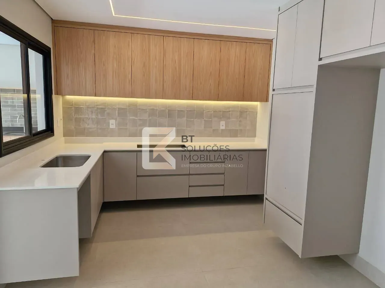 Casa, 3 quartos, 209 m² - Foto 1