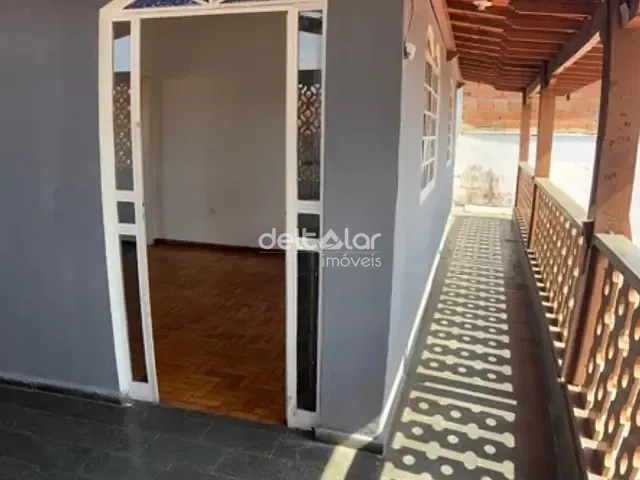 Casa com 100m² 2 quartos e 1 banheiro, para alugar, no bairro Guarani em Belo Horizonte