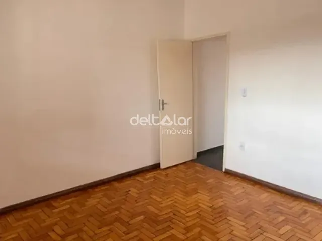 Casa com 100m² 2 quartos e 1 banheiro, para alugar, no bairro Guarani em Belo Horizonte