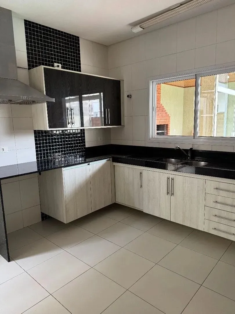 Casa, 4 quartos, 240 m² - Foto 30