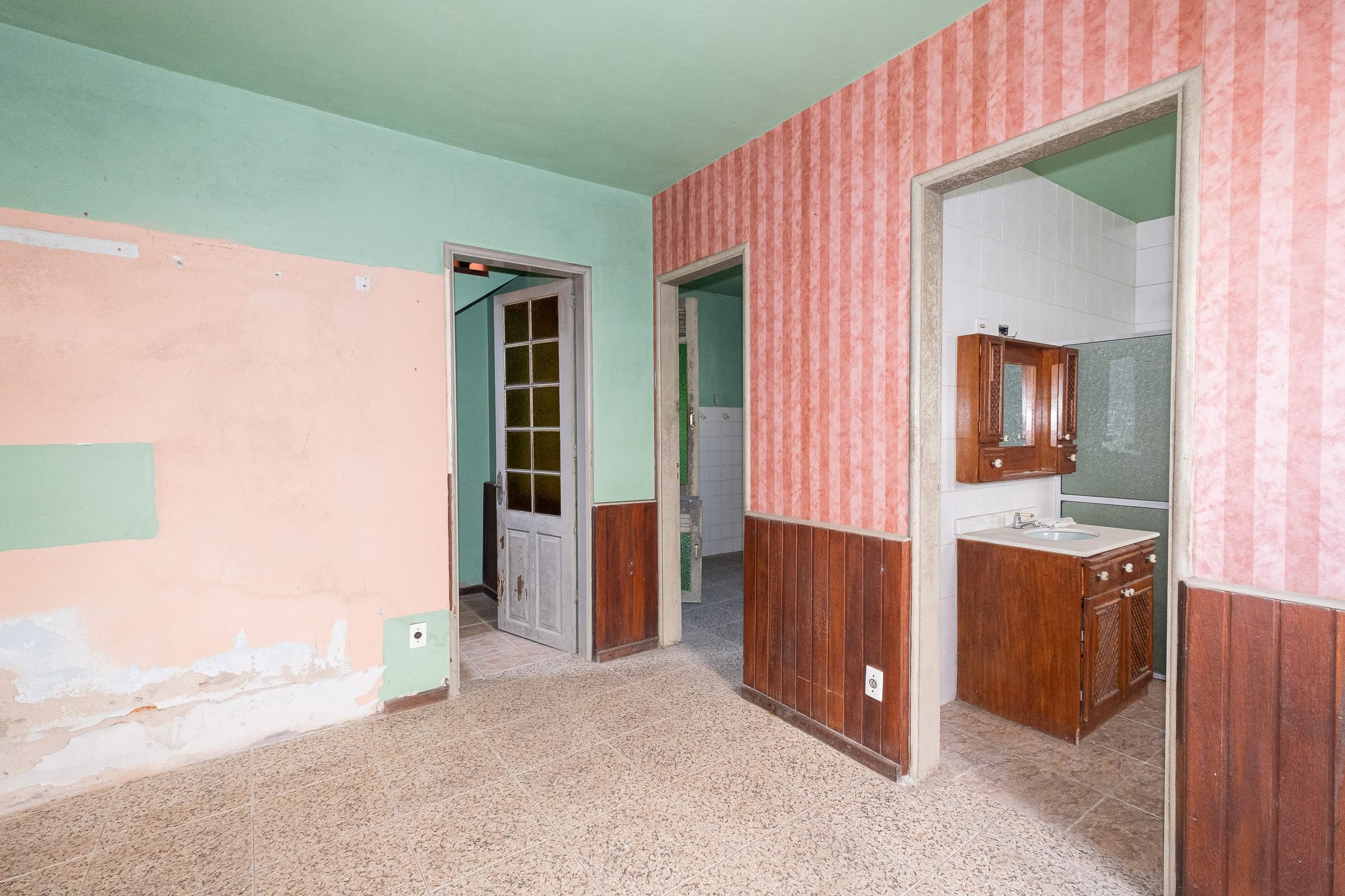 Casa à venda no centro de Pelotas - com 202 m², 3 quartos (sendo 1 suíte), peças amplas e ideal para uso residencial ou comercial. - 10