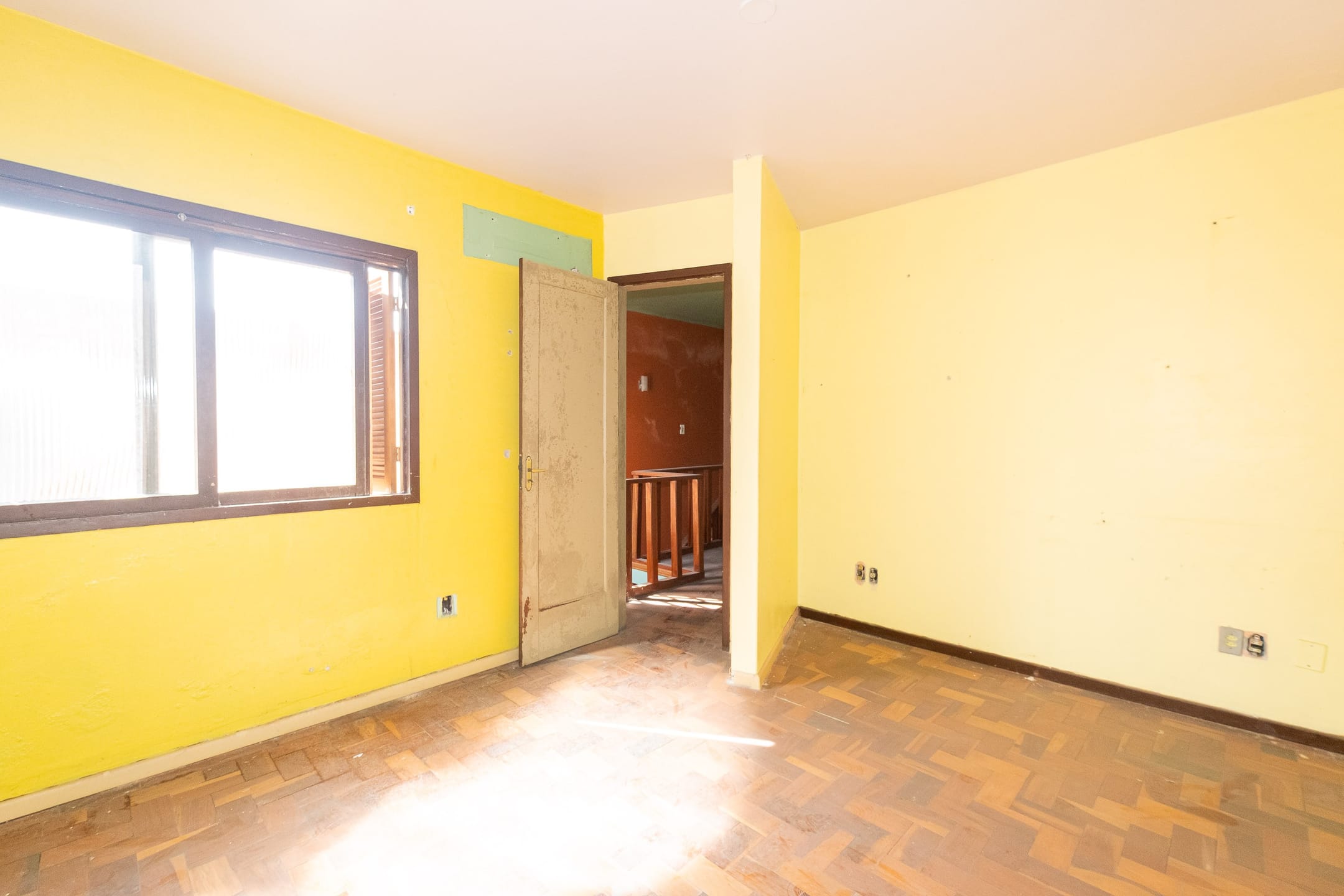 Casa à venda no centro de Pelotas - com 202 m², 3 quartos (sendo 1 suíte), peças amplas e ideal para uso residencial ou comercial. - 18