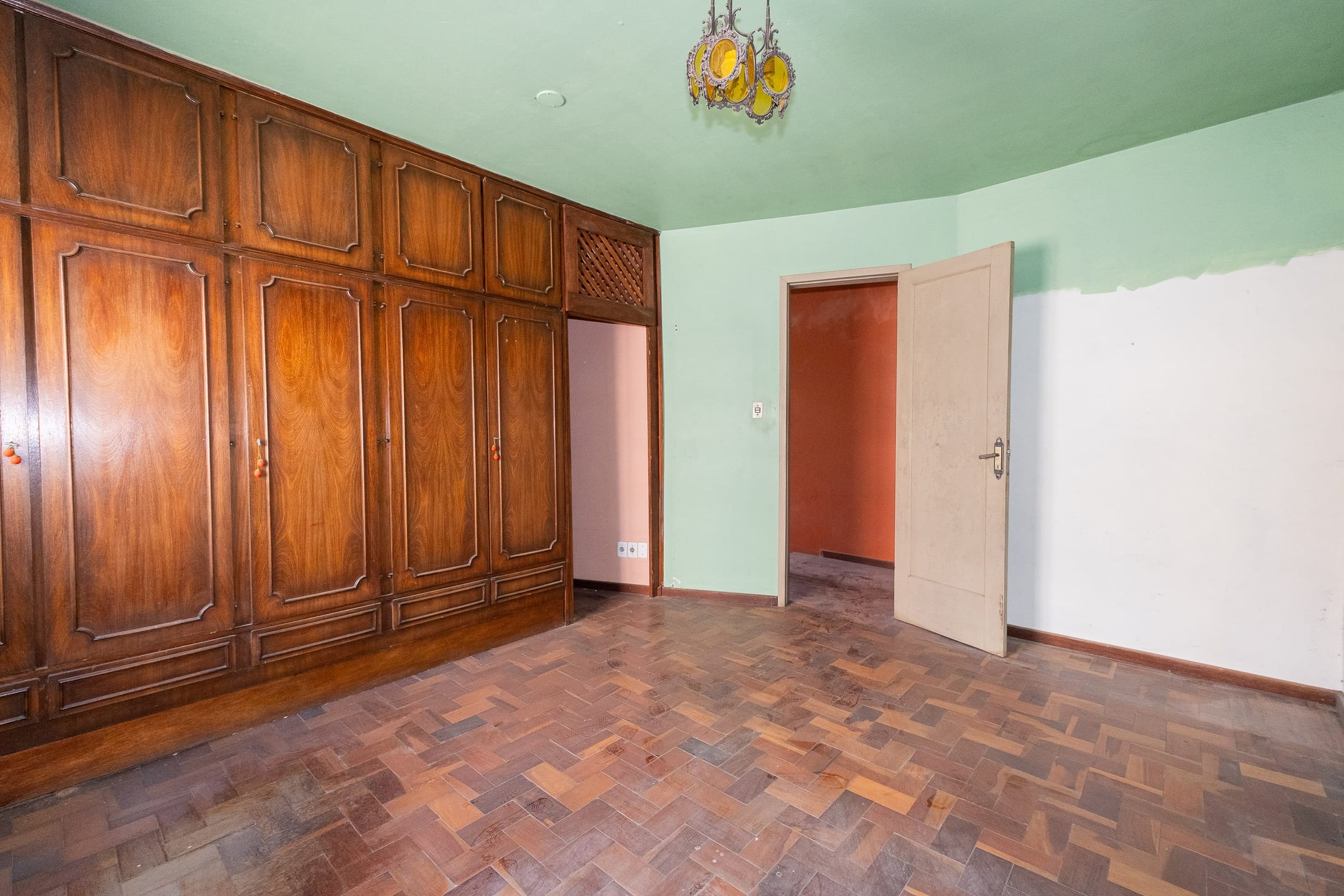 Casa à venda no centro de Pelotas - com 202 m², 3 quartos (sendo 1 suíte), peças amplas e ideal para uso residencial ou comercial. - 21