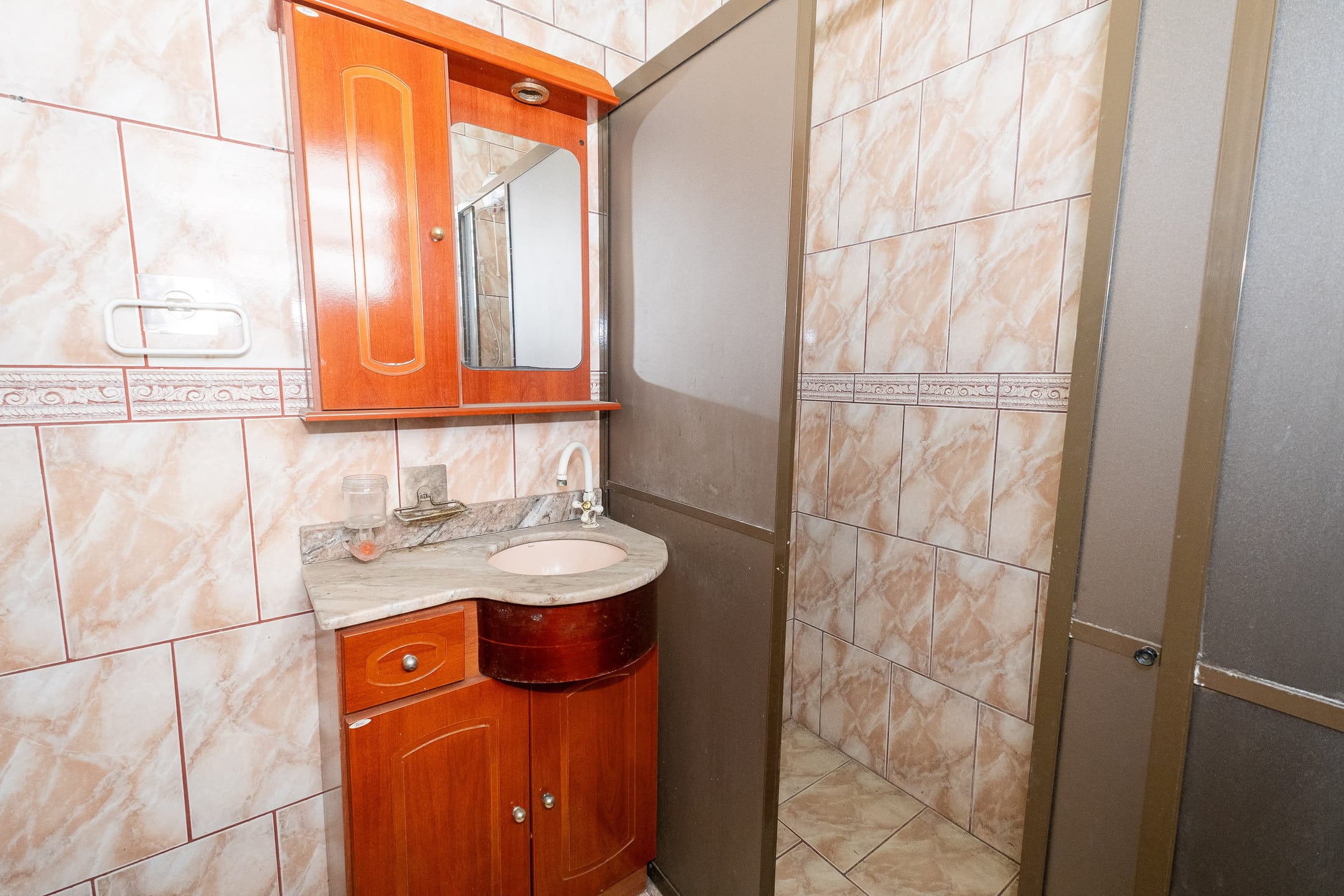 Casa à venda no centro de Pelotas - com 202 m², 3 quartos (sendo 1 suíte), peças amplas e ideal para uso residencial ou comercial. - 23