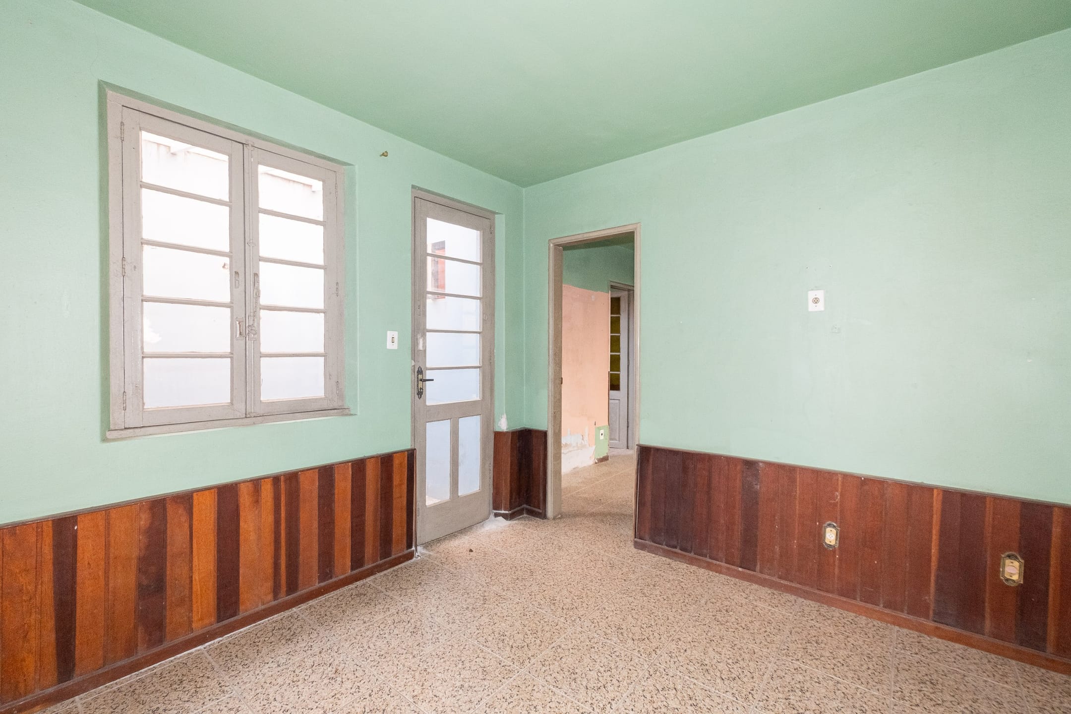 Casa à venda no centro de Pelotas - com 202 m², 3 quartos (sendo 1 suíte), peças amplas e ideal para uso residencial ou comercial. - 7