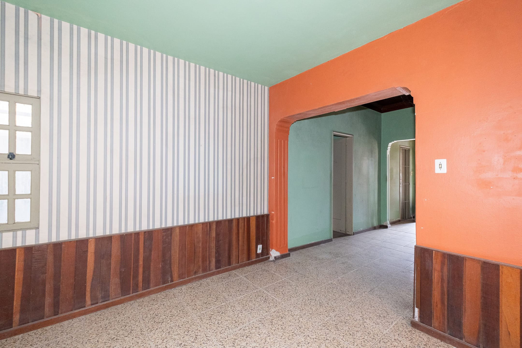 Casa à venda no centro de Pelotas - com 202 m², 3 quartos (sendo 1 suíte), peças amplas e ideal para uso residencial ou comercial. - 8