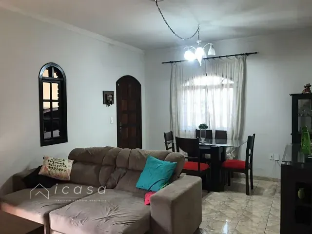 Casa com 327m² 3 quartos e 1 banheiro, à venda, no bairro Vila Santos em Caçapava